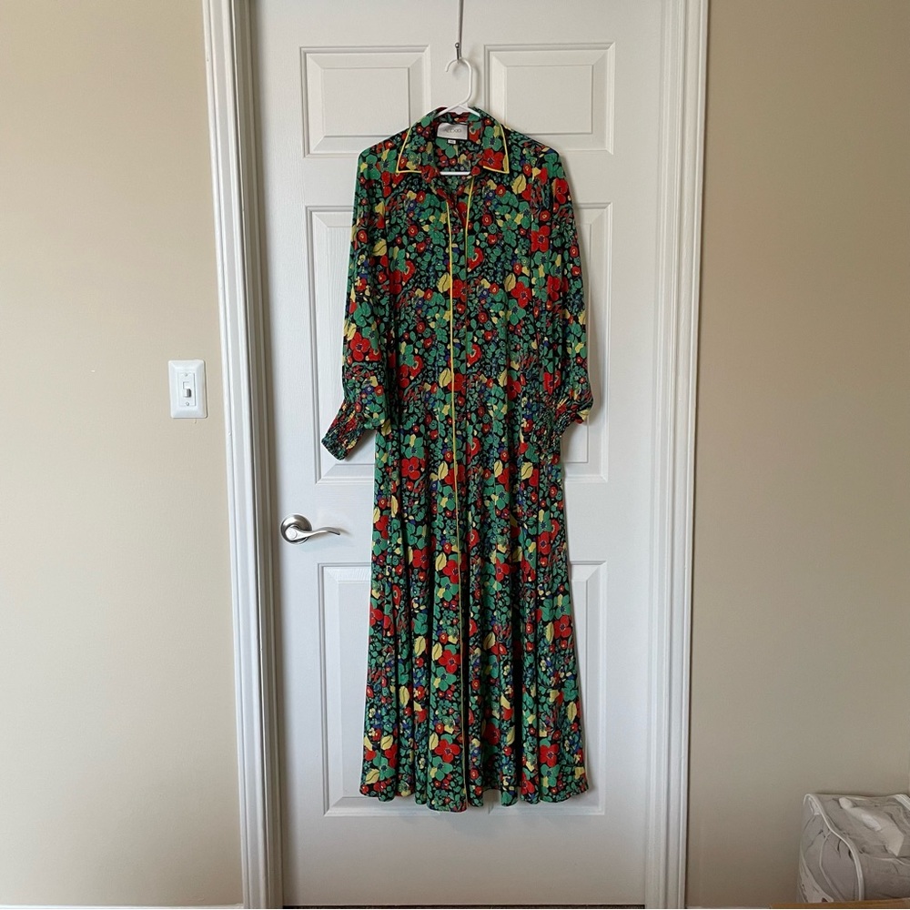 Alexis Hiroka Robe - Picture 2 of 5